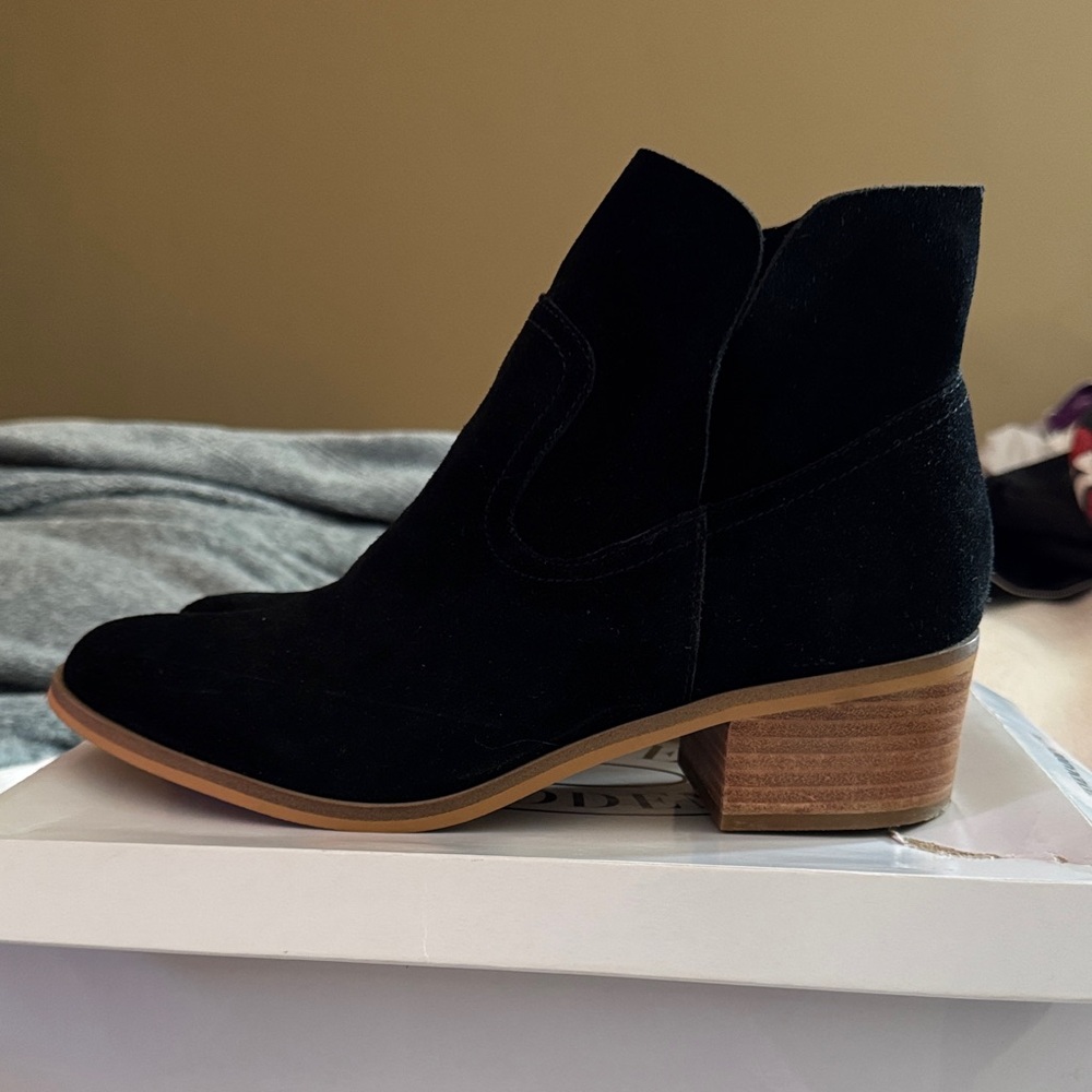 Steve Madden Black Suede Ankle Booties Sz 10 - Picture 4 of 5